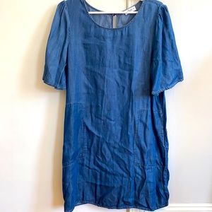 Super soft denim shift dress with pockets!